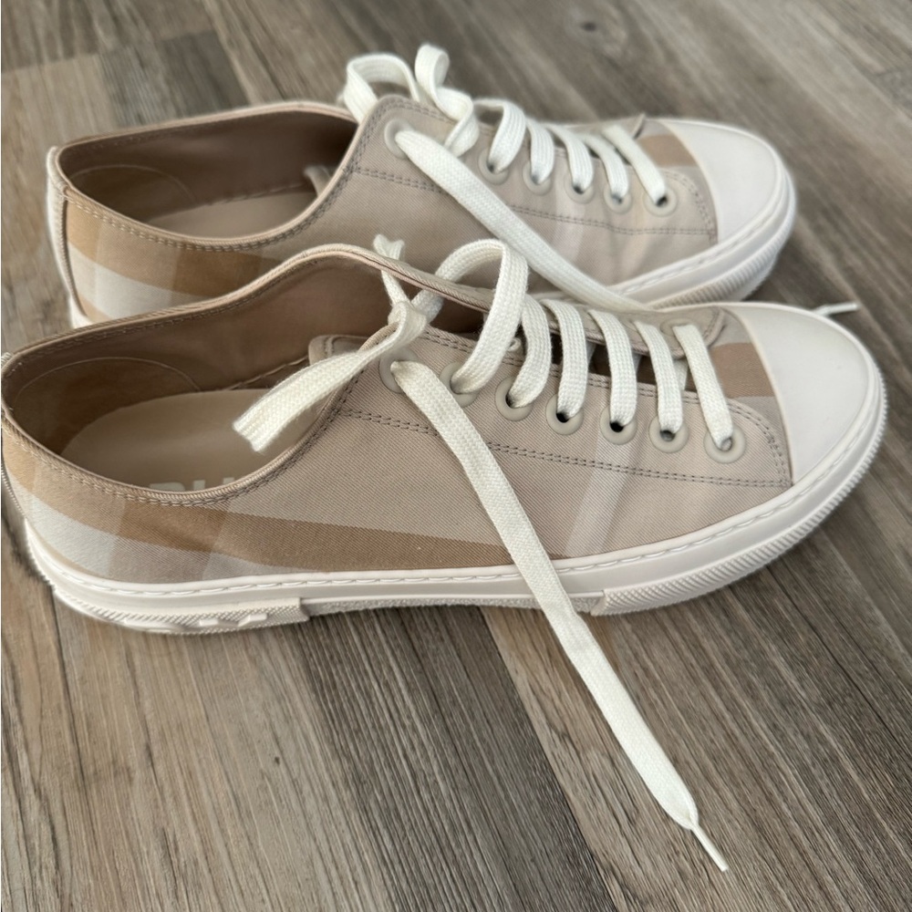 Burberry Jack Check Low Top Women’s Sneaker